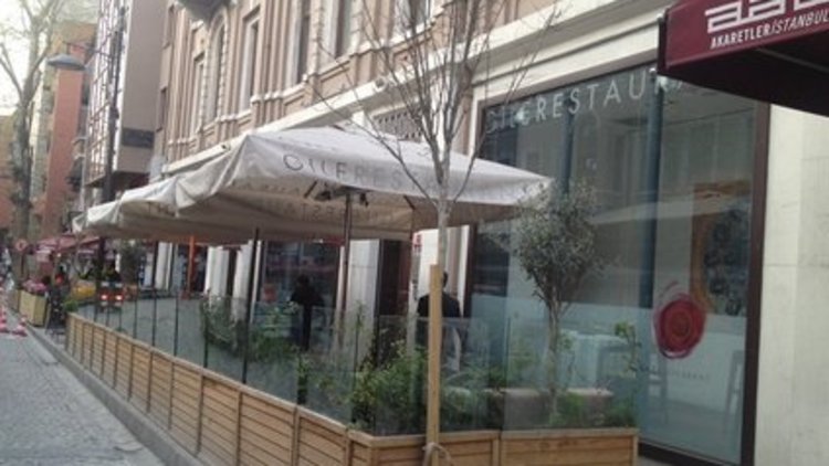 Kafelere kaldırım yetmedi!