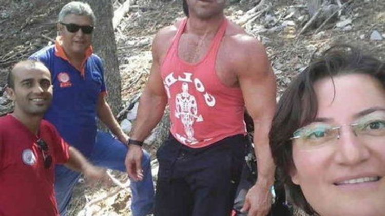 Şampiyonu ağaç kurtardı