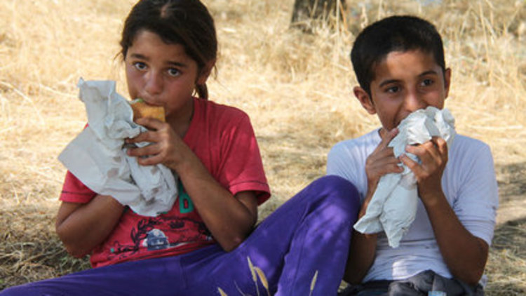 Suriyeli çocuklar aç, yardım bekliyor