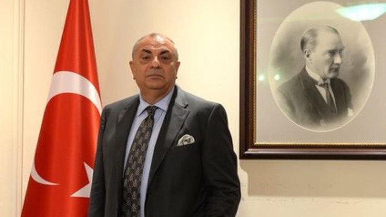 Türkeş MHP&#039;den istifa etti