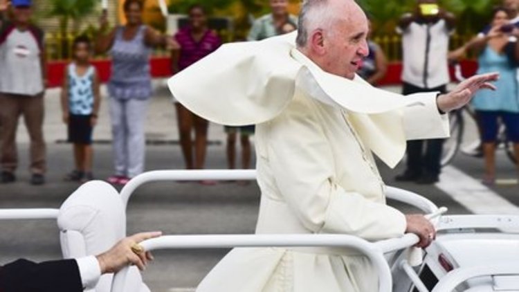 Papa'dan Küba'ya tarihi ziyaret