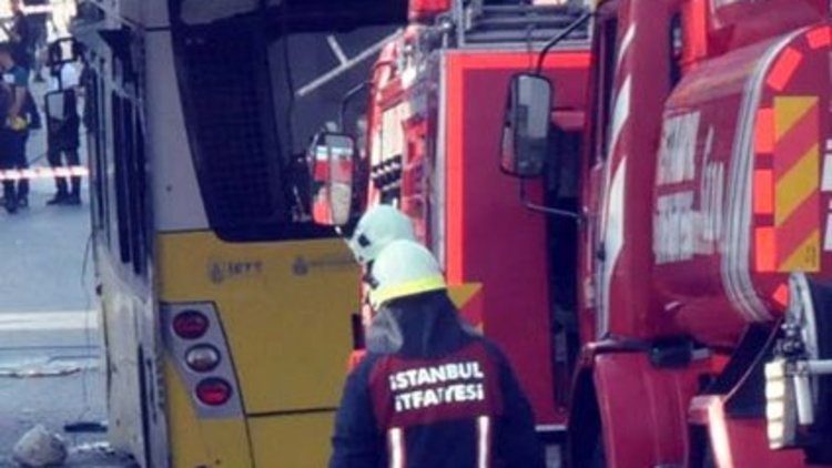 Aynı üst geçide 3 ay içinde 2 kez otobüs çarptı