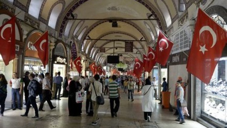 Kapalıçarşı'da yangın paniği