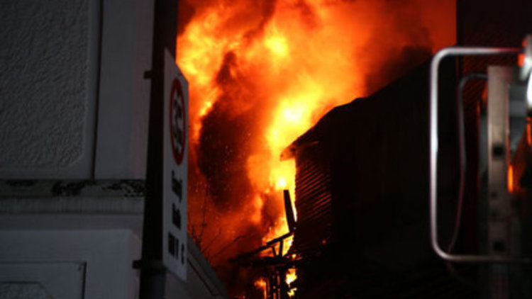 Bursa'nın tarihi çarşısında yangın