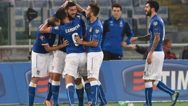 İtalyanlar elemeleri namağlup bitirdi