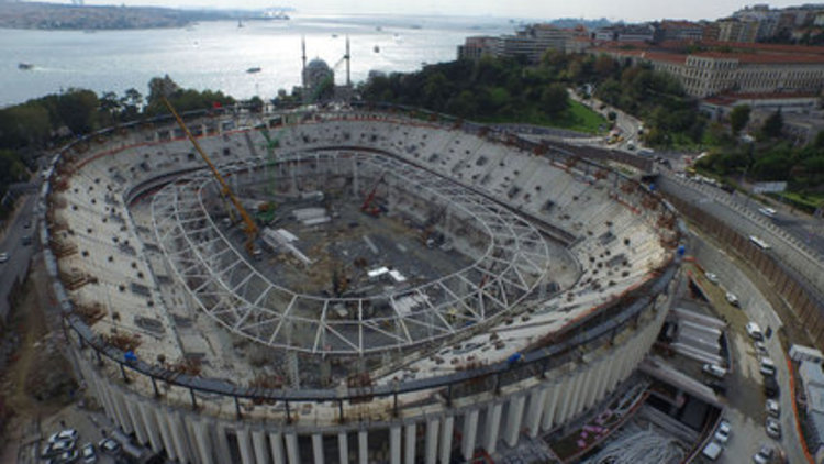 Vodafone Arena çatısına kavuşmak üzere