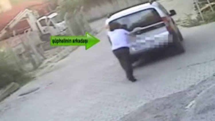 Kendi otomobilini kaçırdı!