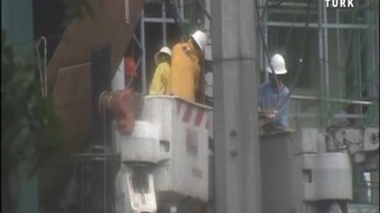 Filipinler tayfunla boğuşuyor