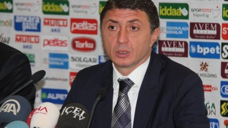 Şota oyuncularına sitem etti