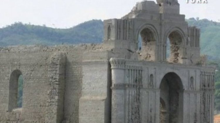 Kuraklık tarihi tapınağı ortaya çıkardı