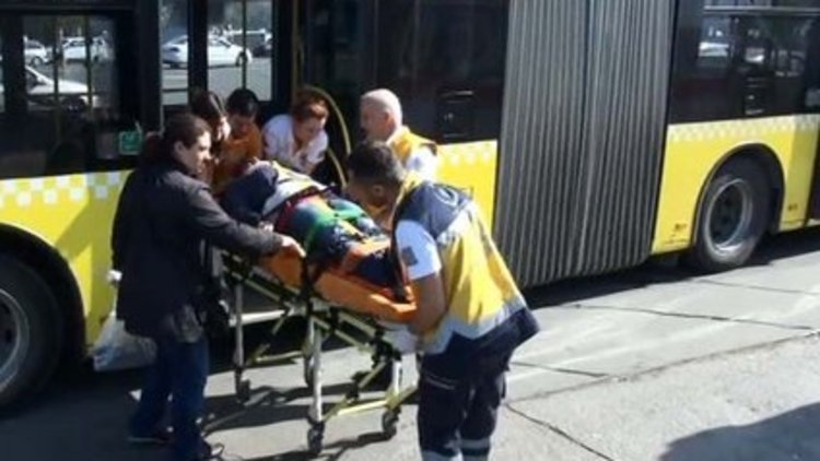 Köprüde metrobüs kazası