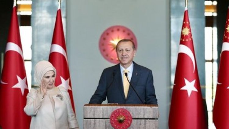 Saray&#039;da ilk &#039;&#039;halk&#039;&#039; resepsiyonu verildi