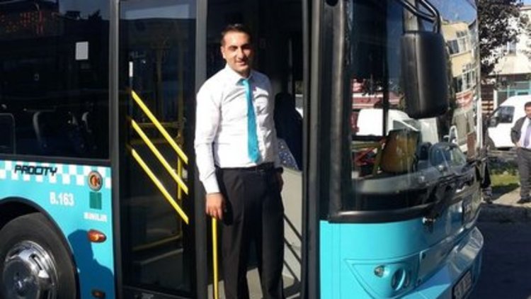 Kahraman şoför kalp krizi geçiren kadını hastaneye yetiştirdi