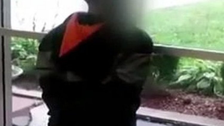 7 yaşındaki çocuğa ters kelepçe 