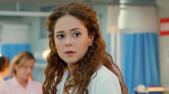 Aşk acısı çeken Nisan neler yapacak? Fragman için tıklayın