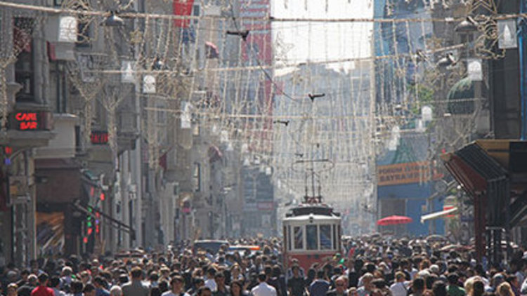 Türkiye'de nüfus önce artacak sonra düşecek