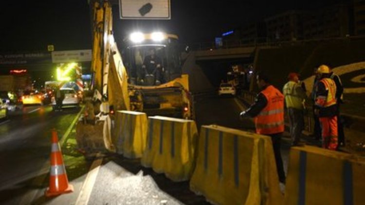 E-5 karayolundaki Şirinevler kavşağı trafiğe kapatıldı