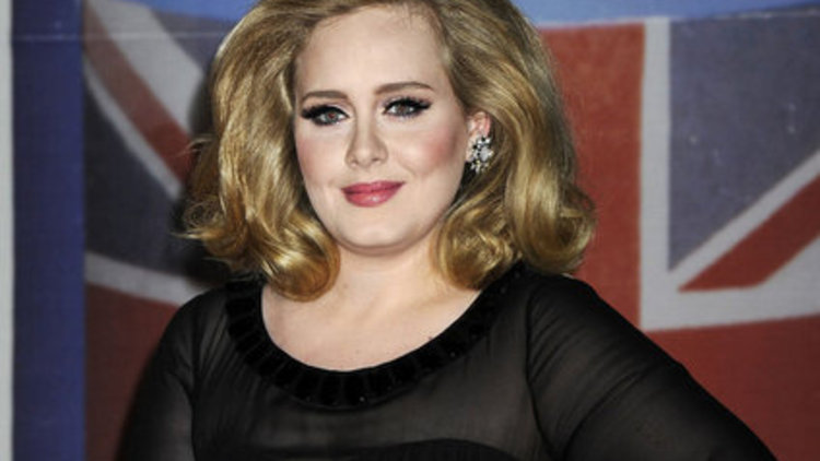 Adele&#039;den yarışmacılara şaka