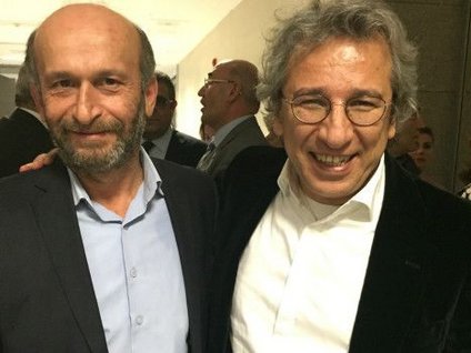 Can Dündar ve Erdem Gül tutuklandı Can Dündar ve Erdem Gül tutuklandı