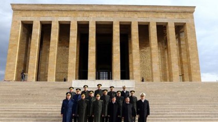 64. Hükümet üyeleri Anıtkabir'i ziyaret etti
