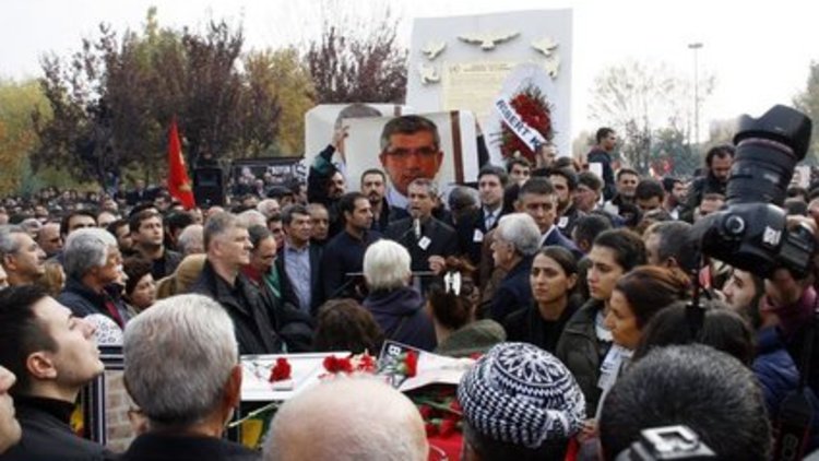 Tahir Elçi son yolculuğuna uğurlandı!