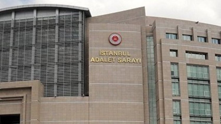 Adliye tuvaletinde silah bulundu