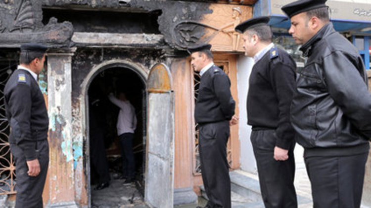 Kahire&#039;de restorana molotoflu saldırı