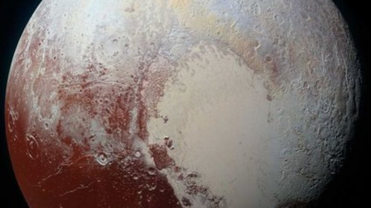 Plüton'un net fotoğrafları yayınlandı