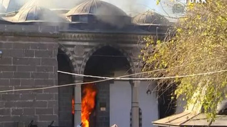 Diyarbakır'ın ilk Osmanlı eseri Kurşunlu Camii yandı