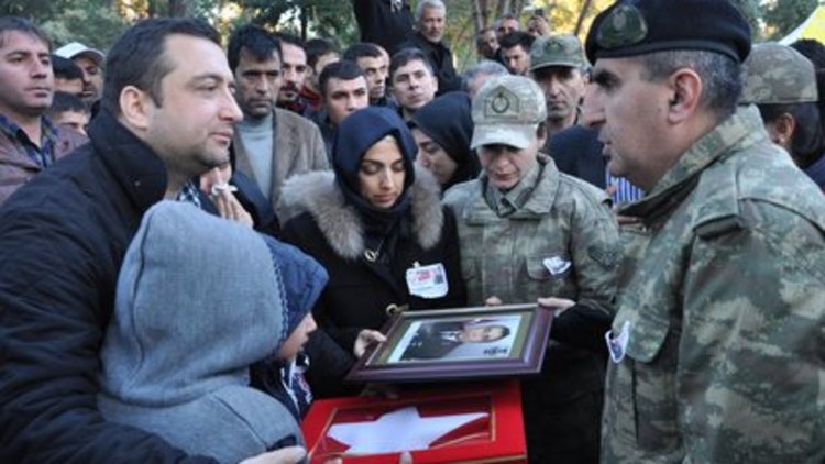 Şehit olan 2 asker ile 1 polis son yolculuklarına uğurlandı