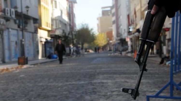 Sur'da bomba imha uzmanı Haydar Çetin şehit oldu