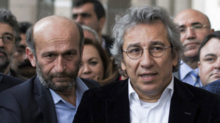 Adalet Bakanlığı Can Dündar'a tecrit iddialarını yalanladı