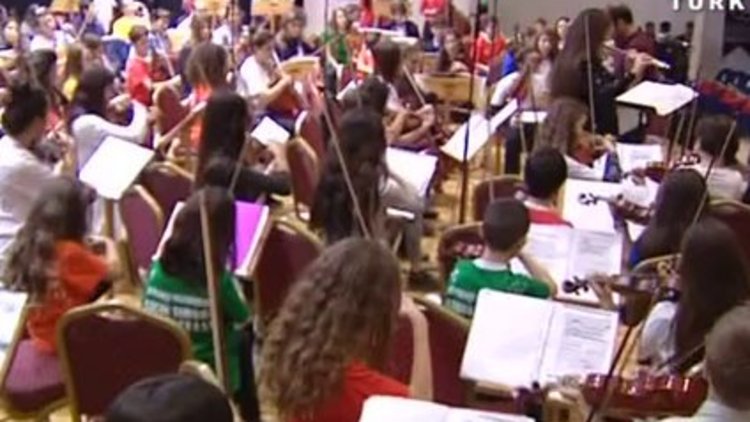 İlk çocuk senfoni orkestrası