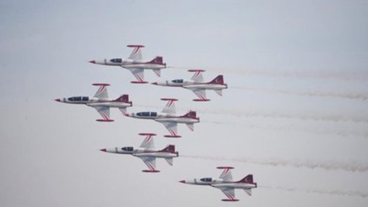 Türk yıldızları için klip çekildi