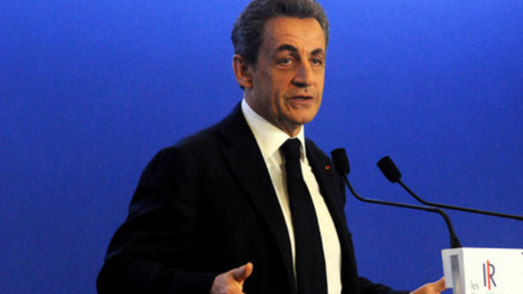 'Aşırı sağ'a sağ kroşe!