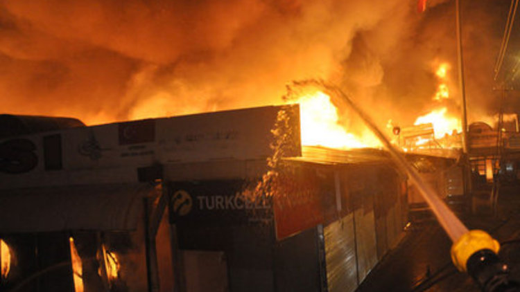 253 dükkan kül olurken onlar canlı kaldı