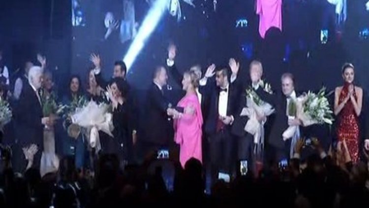 Böyle koro dinlemediniz: Nasıl Geçti Habersiz 