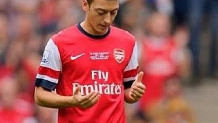 &#039;&#039;Mesut Özil&#039;&#039; İngiliz medyasının radarında