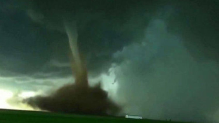 Hortum 14 kişiyi öldürdü