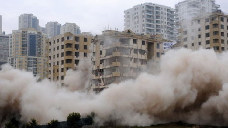 Binaya bak! 120 kilo patlayıcı yıkamadı