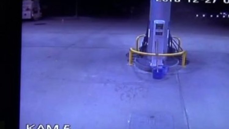 Önce yayaya sonra benzinliğe çarptı