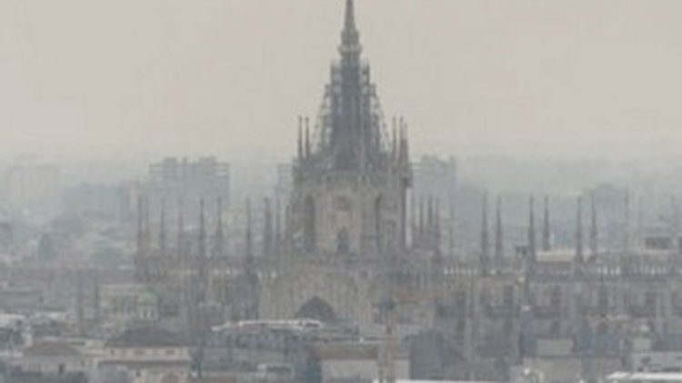 Otomobillere üç gün trafiğe çıkma yasağı