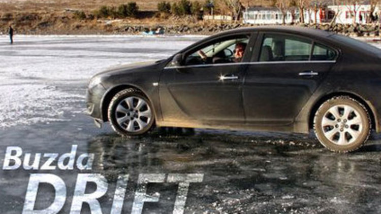 Çıldır Gölü'nde tehlikeli eğlence