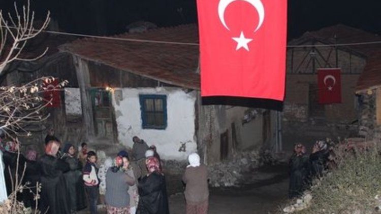 Baba ocağında şehit yası