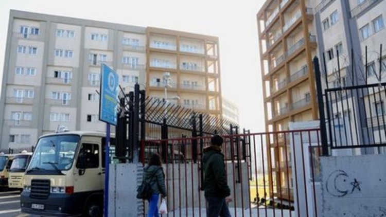 Öğrenci yurduna tacizsavar kapı