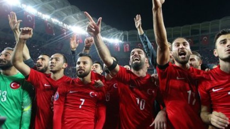 Barça'layıp geçenler, 3 kupayla kovulanlar Güneş'i görenler... Spor 2015 bu videoda