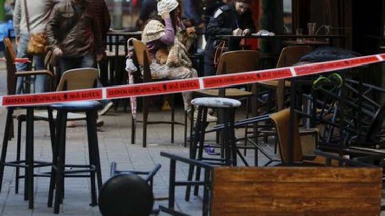 Tel Aviv&#039;de bara silahlı saldırı