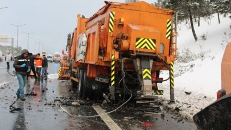 Buzla savaşırken trafik terörüne teslim oldular 3 KARAYOLU İŞÇİSİNİ KAYBETTİK
