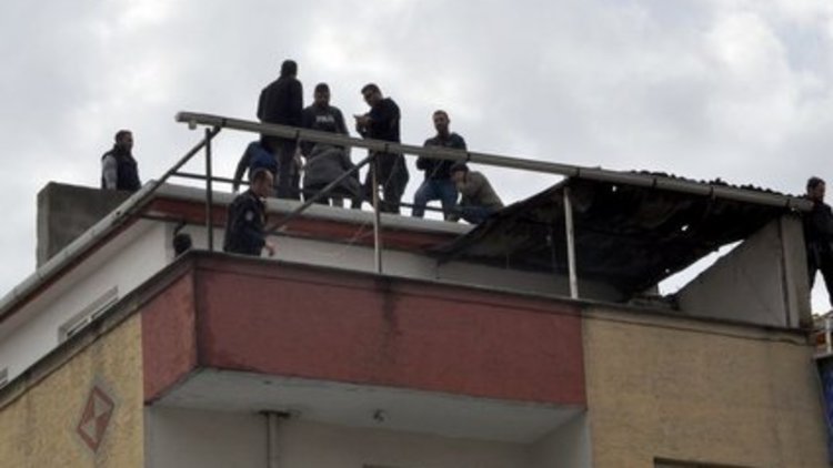 2 dakikada 80 bin lira çaldılar