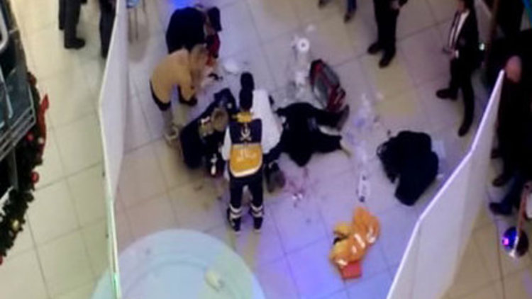 Telefona daldı, korkuluğu bile göremedi AVM&#039;DE ÖLÜM